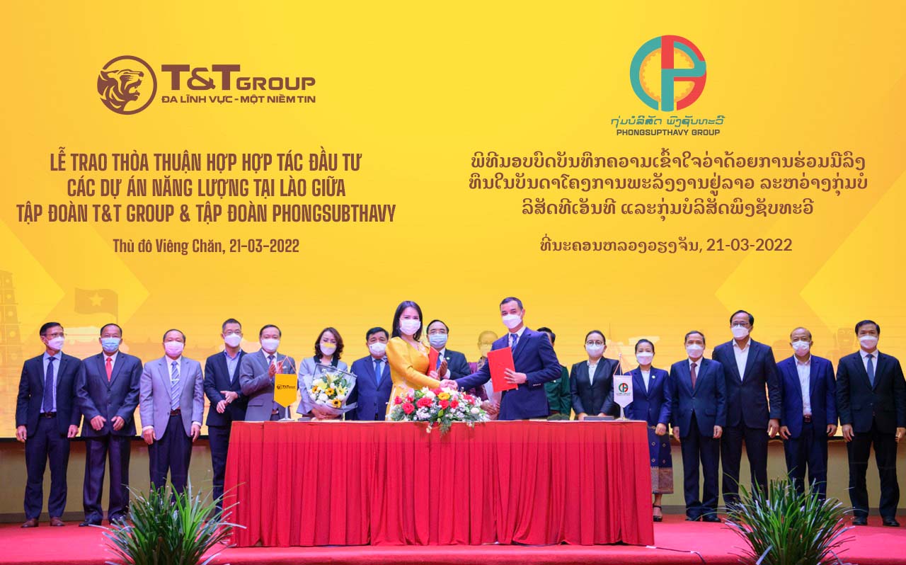 Bà Nguyễn Thị Thanh Bình, Phó Tổng giám đốc Tập đoàn T&T Group và ông Somlath Mekakath, Giám đốc điều hành Tập đoàn Phongsubthavy trao Biên bản ghi nhớ hợp tác PG88 hơn 2,1 triệu thành viên các Link Trang Chủ PG88.Com Mới #2026 năng lượng tái tạo tại Lào.