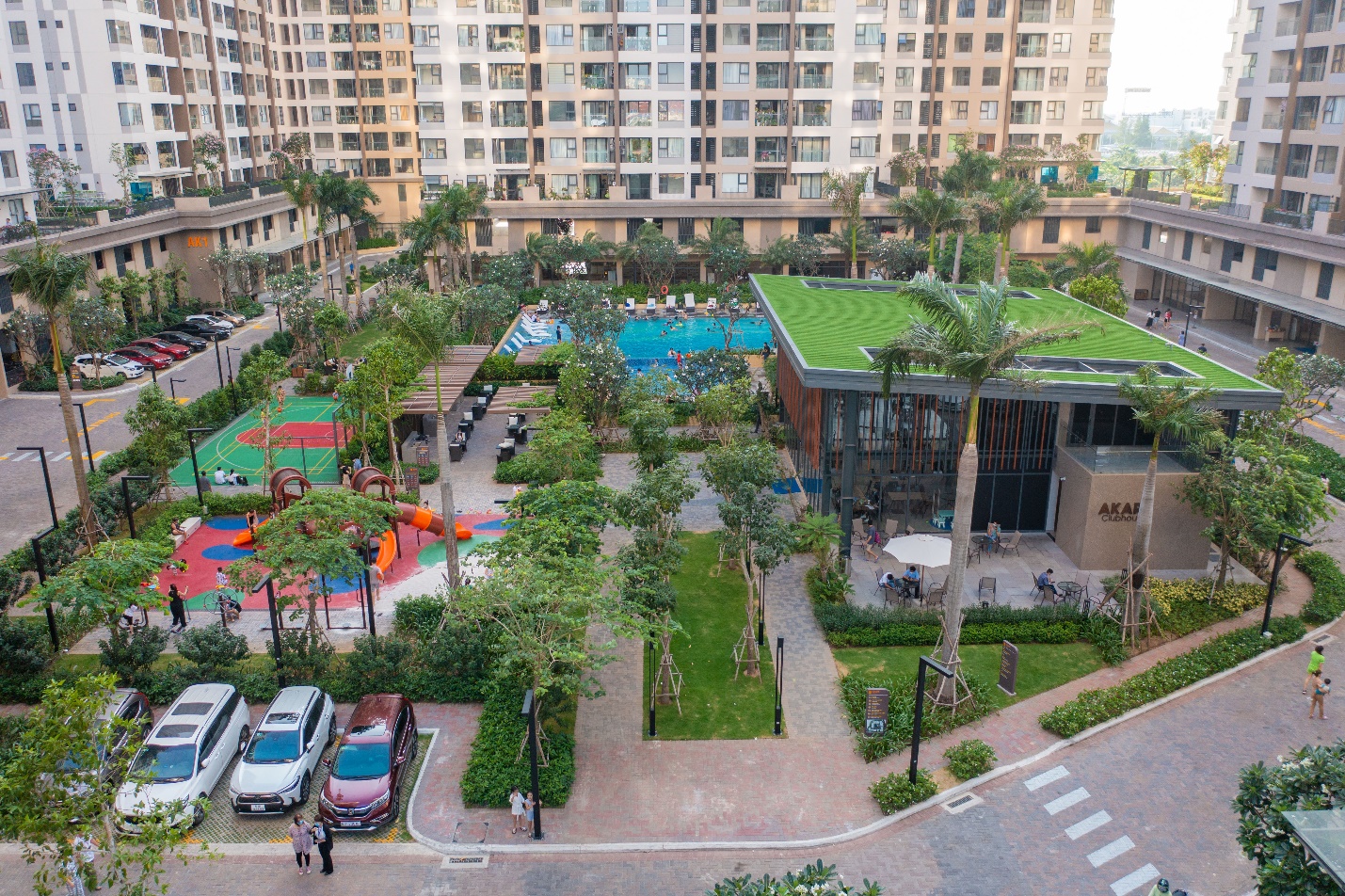 Giai đoạn 1 Akari City với 1.800 căn hộ c&ugrave;ng nhiều tiện &iacute;ch cao cấp đ&atilde; được Nam Long b&agrave;n giao cho kh&aacute;ch h&agrave;ng v&agrave;o sinh sống.