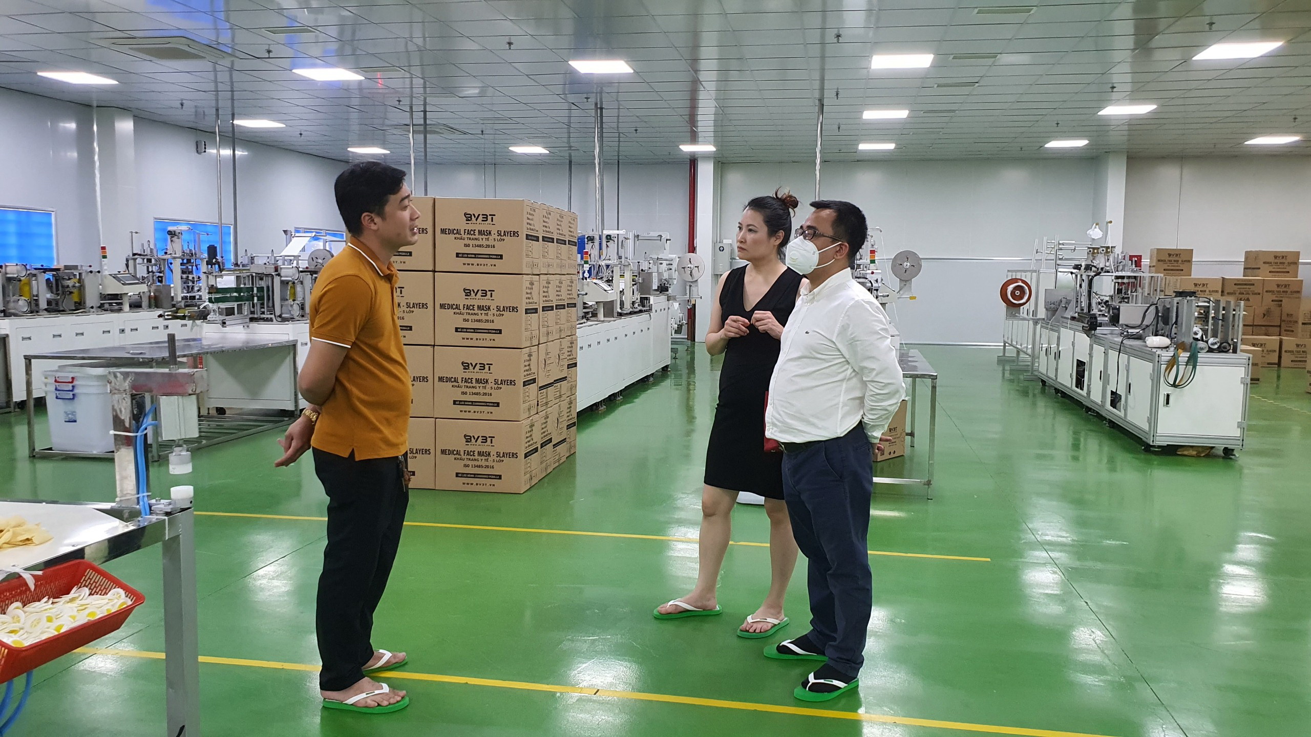 Ban lãnh đạo Công ty Gigatum Việt Nam tham quan nhà máy sản Pg88 com chính chủ trang N95-BV3T của Công ty Bảo Vương Thông 3T.