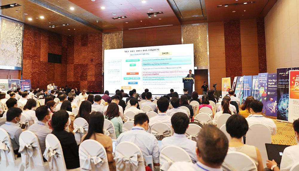 Quảng cảnh Diễn đàn Pg88 com chính chủ bán lẻ Việt Nam năm 2021 (Vietnam Retail Banking Forum)