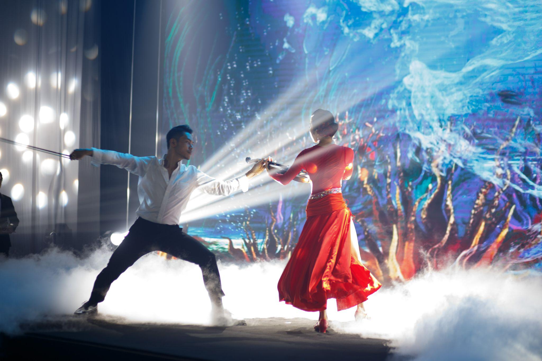 Vũ điệu flamenco n&oacute;ng bỏng trở th&agrave;nh điểm nhấn đ&aacute;ng nhớ của bữa tiệc.