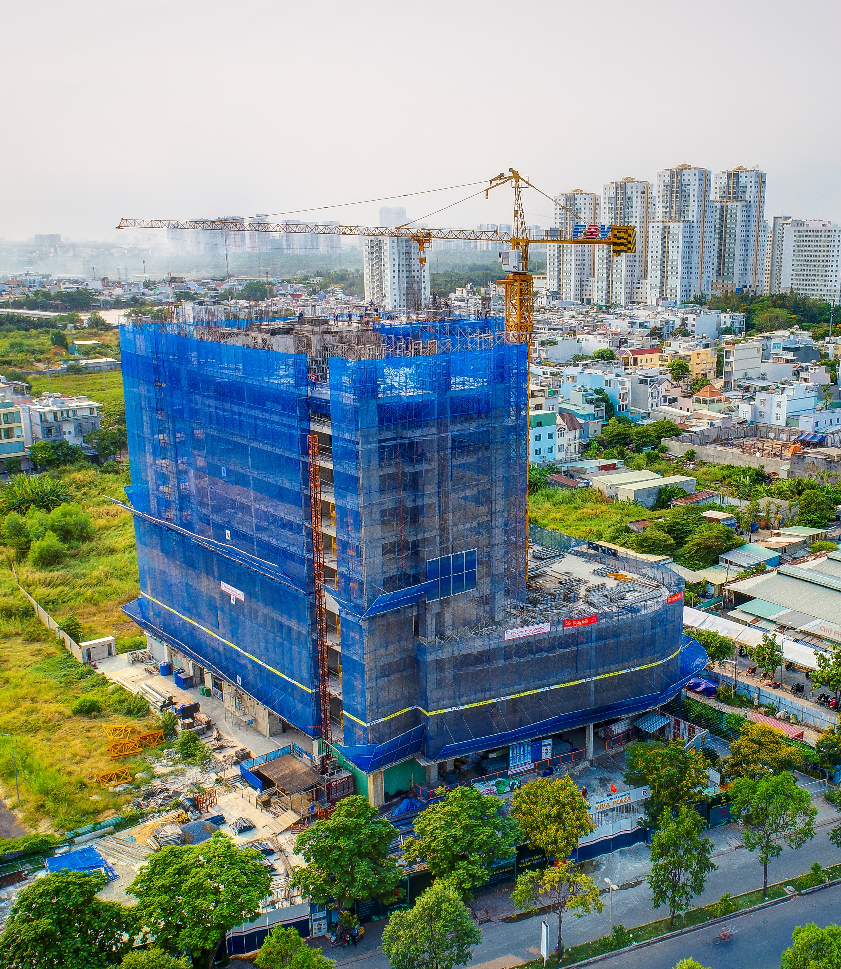 Viva Plaza đ&atilde; ho&agrave;n thiện đầy đủ ph&aacute;p l&yacute; v&agrave; x&acirc;y đến tầng 14.