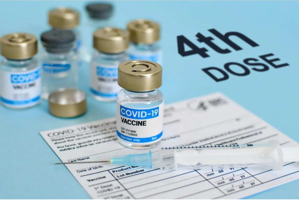 Hiện vẫn c&ograve;n qu&aacute; sớm để xem x&eacute;t việc ti&ecirc;m mũi vaccine thứ 4 đại tr&agrave; cho d&acirc;n số.