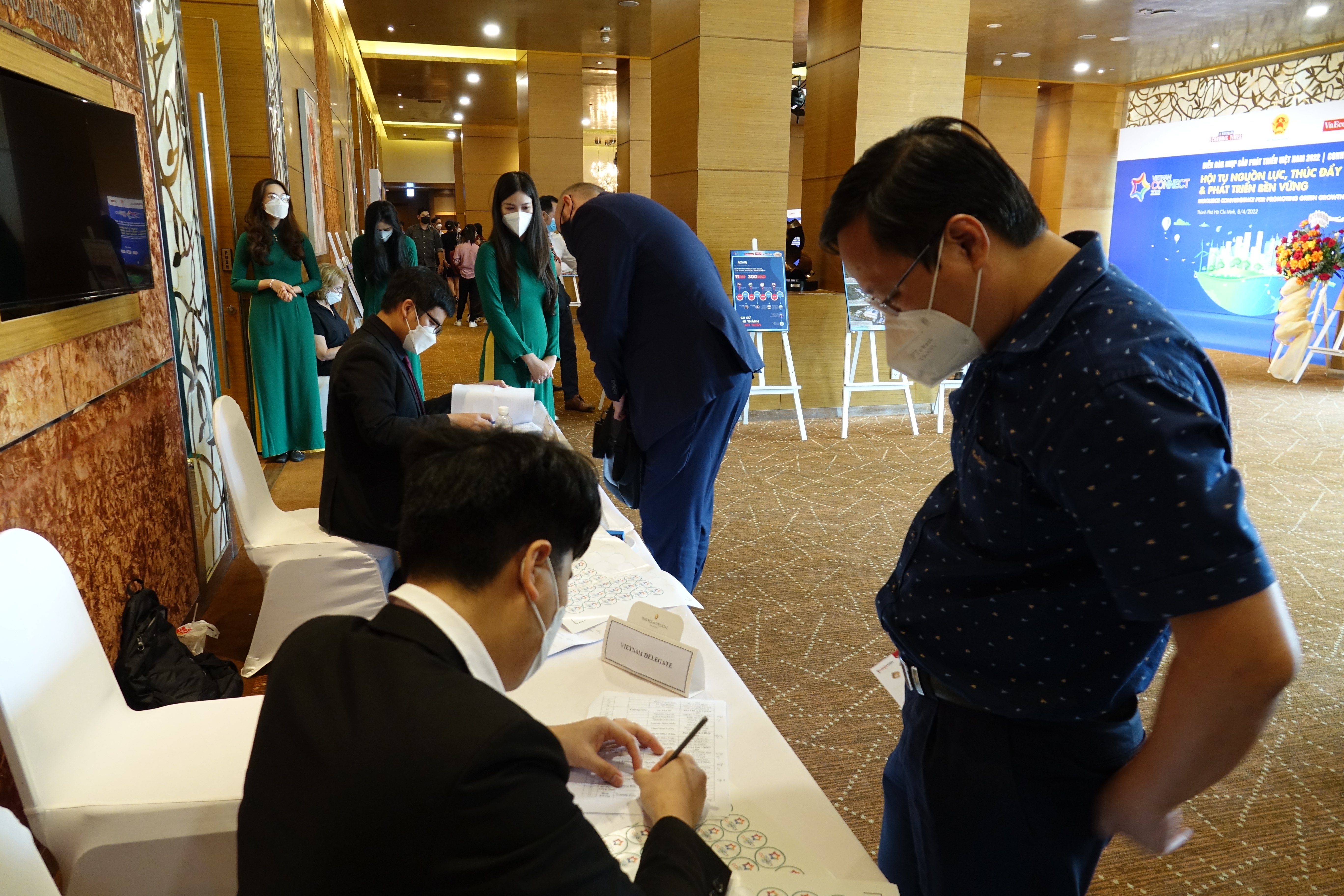 Diễn đ&agrave;n Nhịp cầu Ph&aacute;t triển Việt Nam 2022 (Vietnam Connect Forum 2022) c&oacute; sự tham dự khoảng 200 kh&aacute;ch mời trực tiếp.&nbsp;