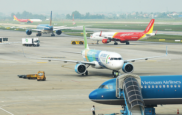 Tiến trình phục hồi không “trải hoa hồng” khi vẫn còn nhiều “ẩn số” trong năm 2022.