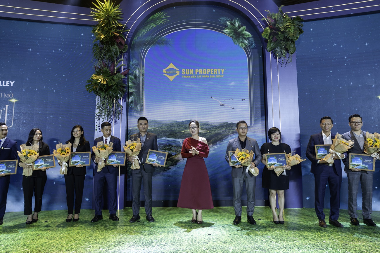 Đại diện đến từ c&aacute;c đại l&yacute; ph&acirc;n phối ch&iacute;nh thức dự &aacute;n tham dự sự kiện. Ảnh Sun Property.