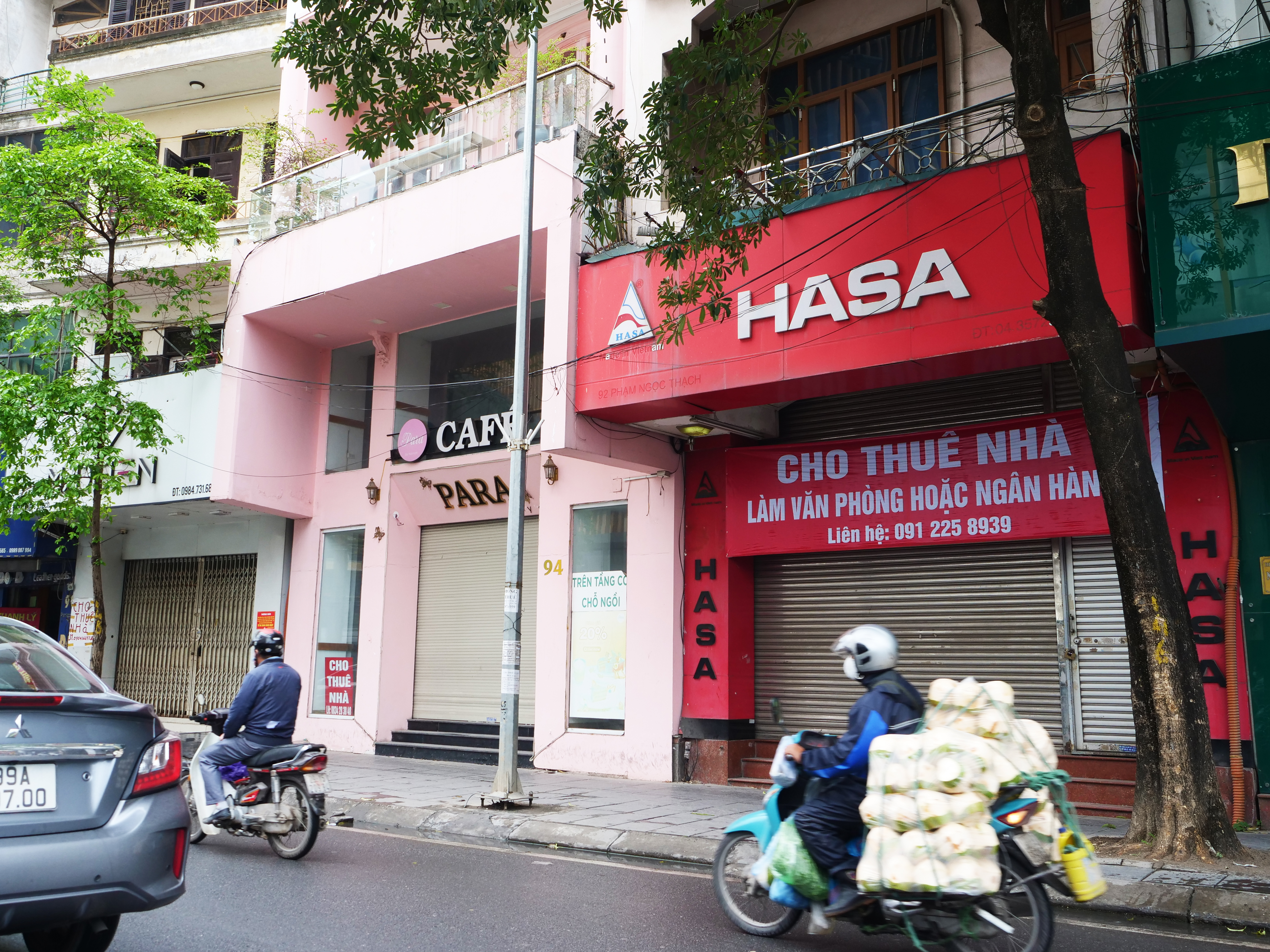 Phạm Ngọc Thạch, H&agrave; Nội trước đ&acirc;y chưa từng xuất hiện t&igrave;nh trạng loạt nh&agrave; phố đ&oacute;ng cửa đồng loạt&nbsp; như thế n&agrave;y.&nbsp;