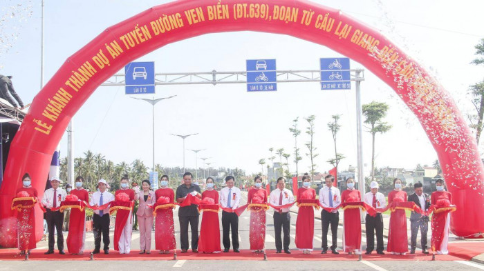 Lãnh đạo Bình Định cắt băng khánh thành Link Trang Chủ PG88.Com Mới #2026 đường ven biển, đoạn từ cầu Lại Giang đến Thiện Chánh 533 tỷ đồng.