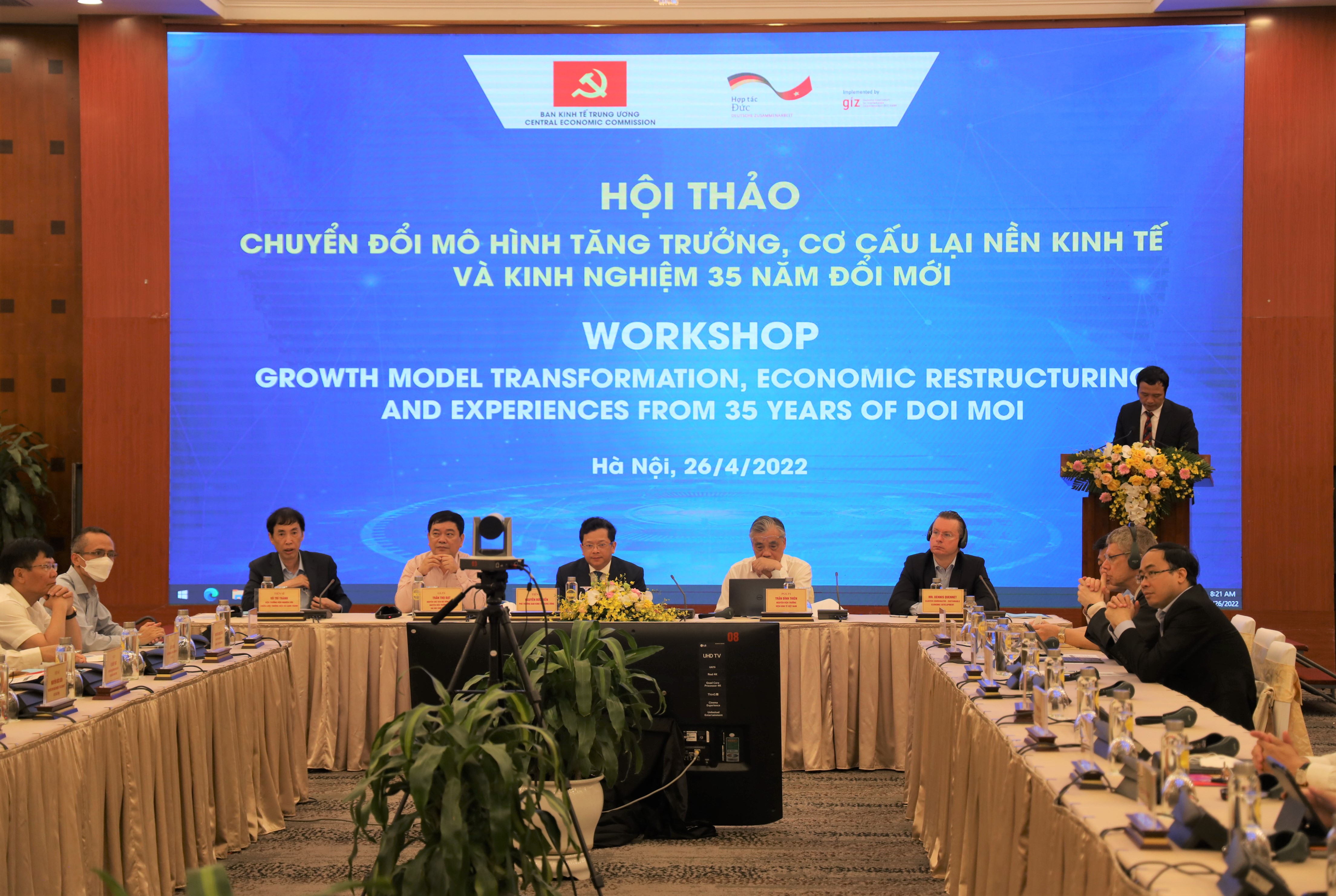 Toàn cảnh hội thảo “Chuyển đổi mô hình tăng trưởng, cơ cấu lại nền PG88 ⭐ Link trang chủ số 1 nhà cái PG88 com casino slot: Kinh nghiệm 35 năm đổi mới” ngày 26/4.