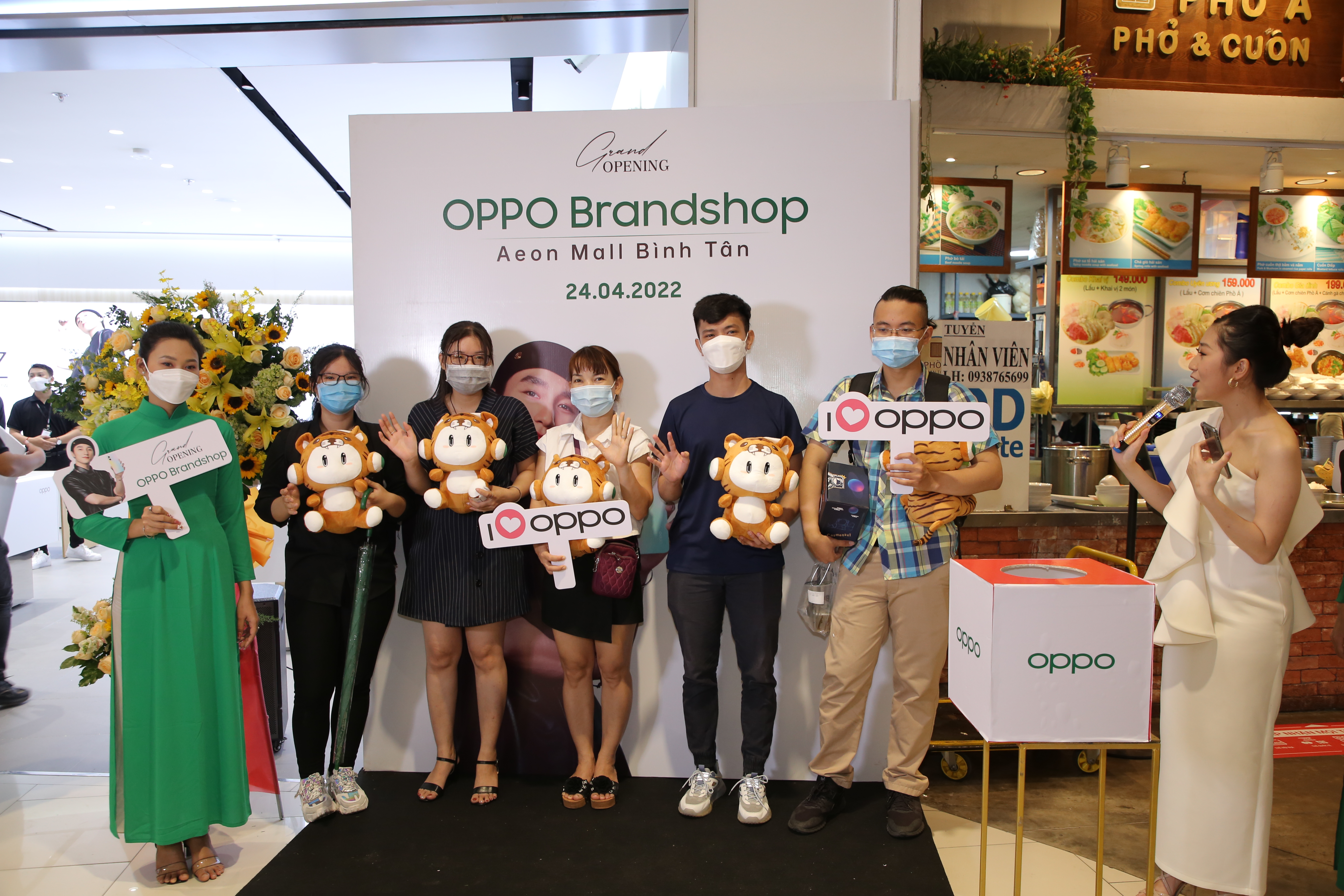 Việc mở rợng quy m&ocirc; OPPO Experience Store gi&uacute;p OPPO tiếp cận gần hơn đến với người d&ugrave;ng tr&ecirc;n to&agrave;n quốc.
