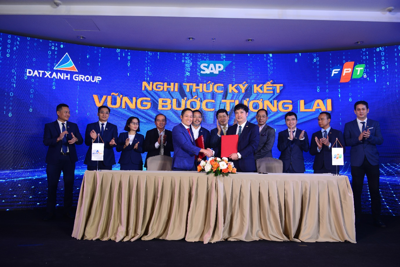 Tập đo&agrave;n Đất Xanh lựa chọn FPT để triển khai dự &aacute;n chuyển đổi số to&agrave;n diện với quy m&ocirc; lớn nhất trong ng&agrave;nh Bất động sản.