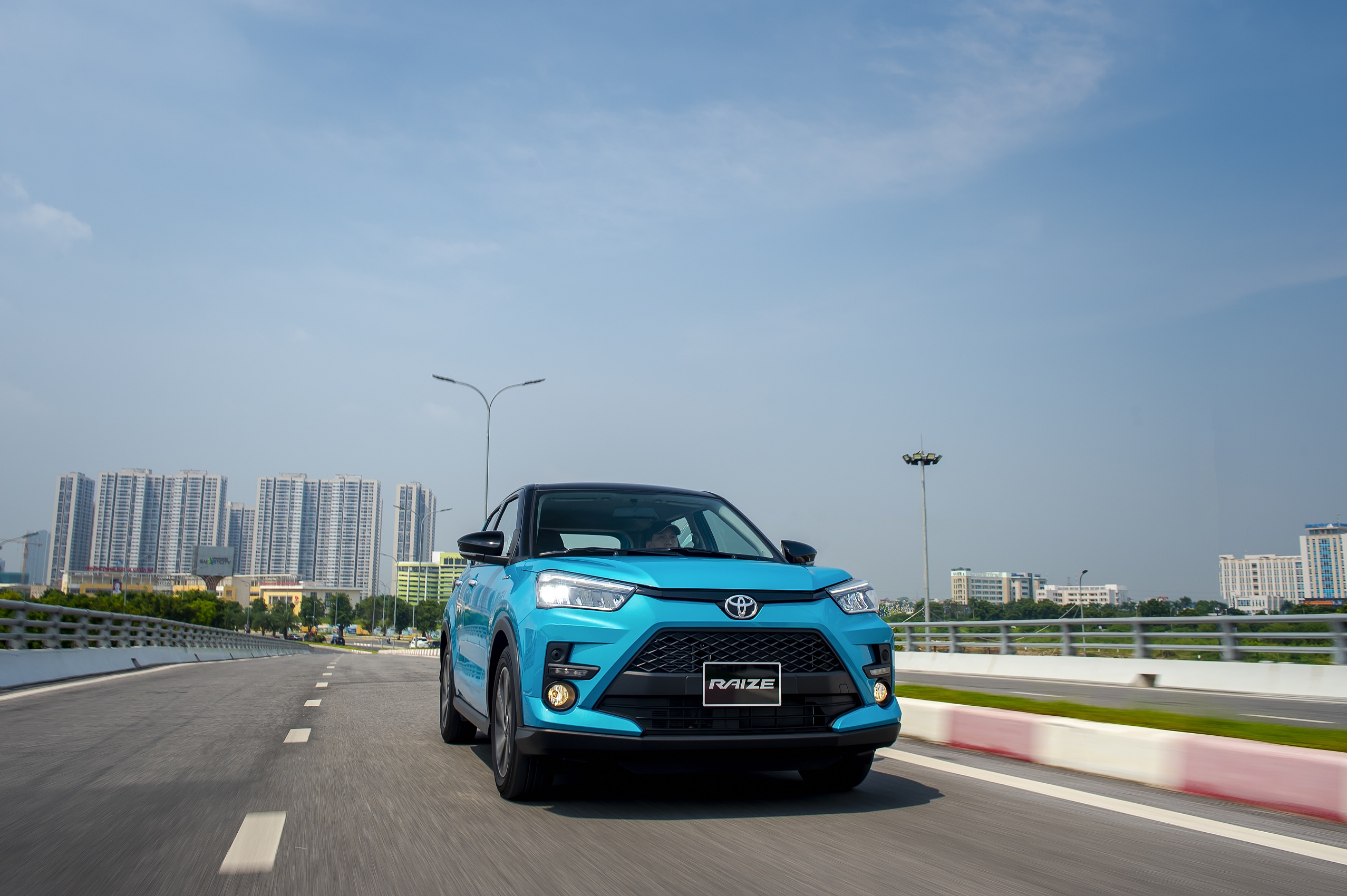 Toyota Raize là mẫu SUV đô thị cỡ nhỏ được bán tại thị trường Việt Nam từ cuối năm 2021 với mức giá từ 527 - 535 triệu đồng