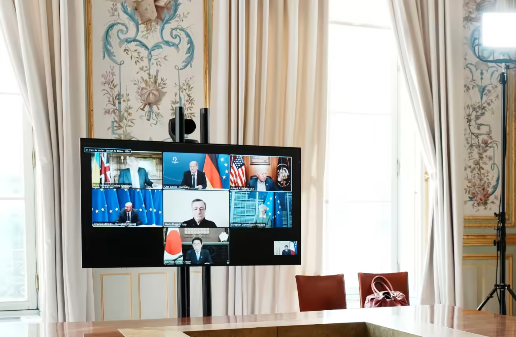G7 cam kết cấm vận dầu Nga
