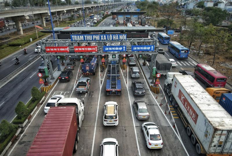 Trạm Xa lộ Hà Nội do UBND TP.HCM quản lý có khả năng sẽ bị chậm tiến độ, không hoàn thành trước ngày 30/6 sẽ phải xả trạm. Khi nào lắp đặt xong hệ thống ETC theo yêu cầu mới cho thu phí trở lại.