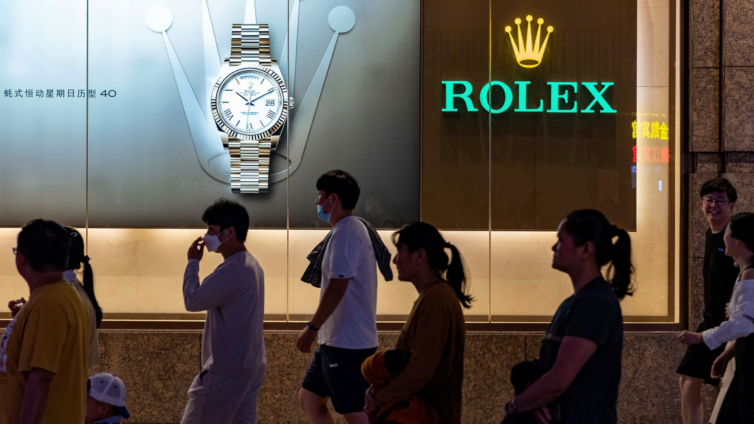 Trong hai năm qua, nh&agrave; m&aacute;y Rolex đ&atilde; phải đ&oacute;ng cửa trong một v&agrave;i th&aacute;ng do Covid -19, v&igrave; vậy &iacute;t nhất cũng c&oacute; một số t&aacute;c động đến nguồn cung.