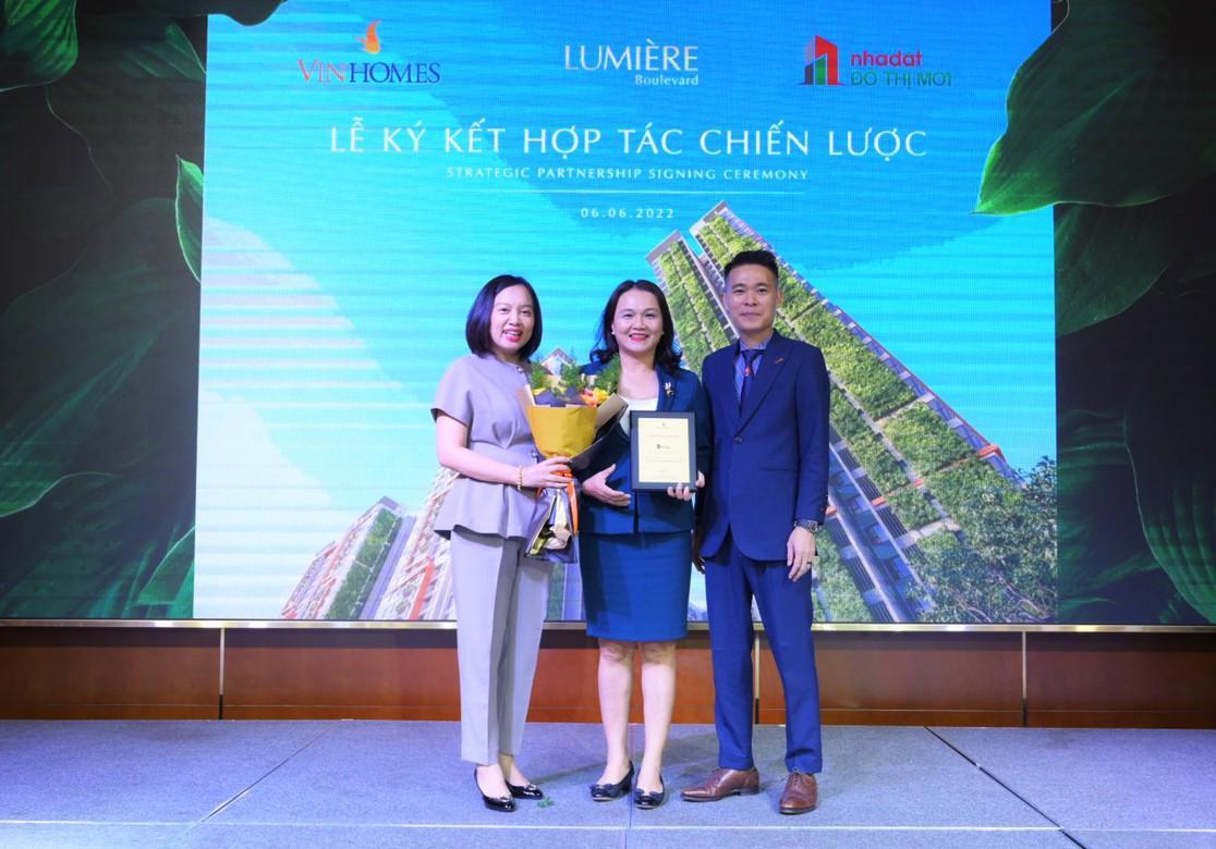 Nh&agrave; Đất Đ&ocirc; Thị Mới ch&iacute;nh thức trở th&agrave;nh đối t&aacute;c ph&acirc;n phối dự &aacute;n Lumi&egrave;re Boulevard.