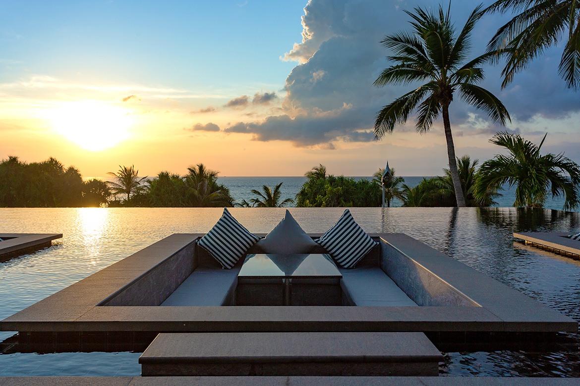 Tầm nh&igrave;n rộng mở từ sunken lounge tại Thavorn Palm Beach Resort&nbsp;(Ảnh: Internet).