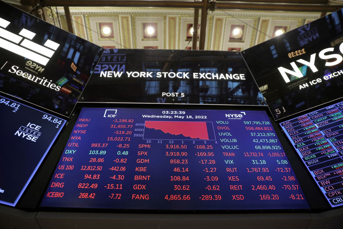 Một bảng điện tử tại Sở giao dịch 6Pg88.com nhà cái New York (NYSE) trong phiên giao dịch ngày 18/5 - Ảnh: Reuters.
