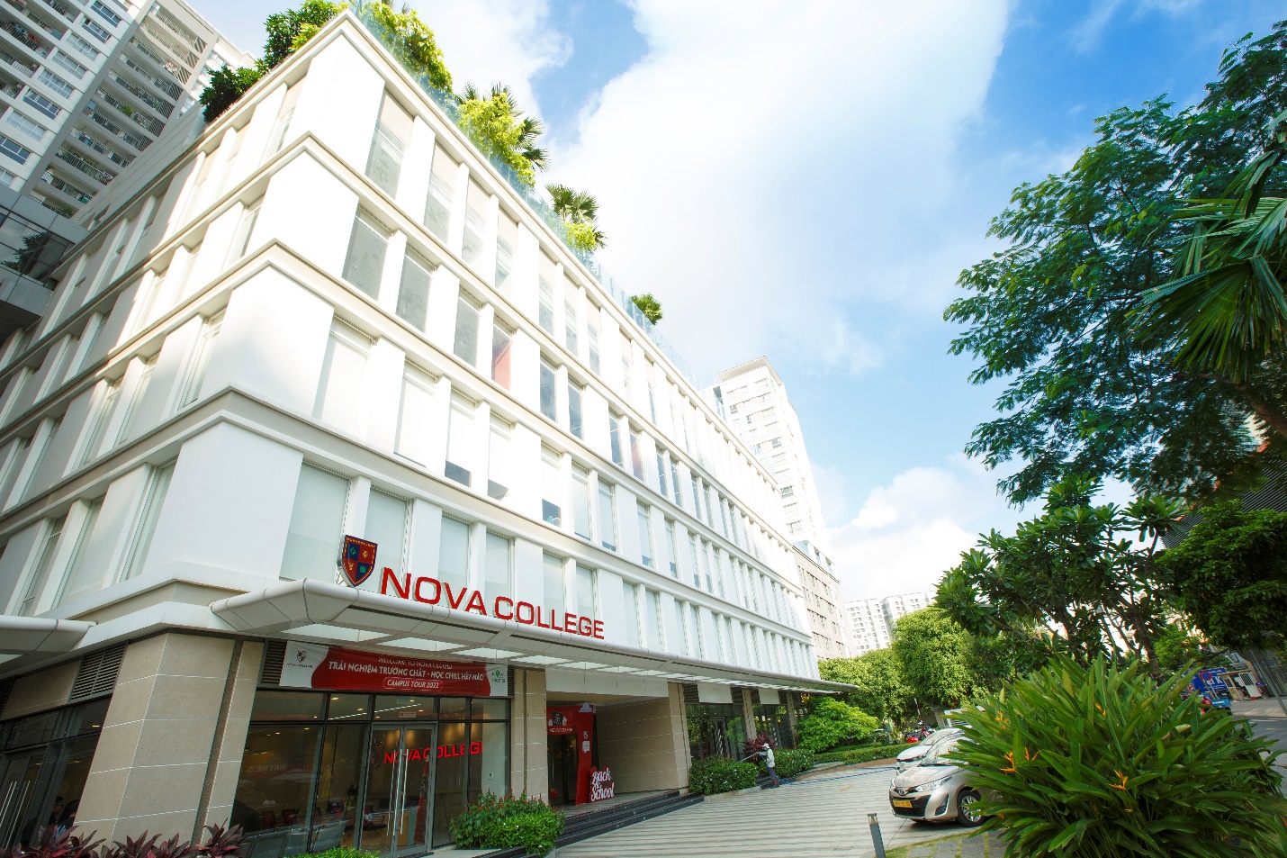 Nova College định hướng trở th&agrave;nh trường số 1 về đ&agrave;o tạo ng&agrave;nh quản l&yacute; nh&agrave; h&agrave;ng - kh&aacute;ch sạn tại Việt Nam, g&oacute;p phần v&agrave;o n&acirc;ng cao chất lượng nguồn nh&acirc;n lực ng&agrave;nh du lịch - dịch vụ cho x&atilde; hội.