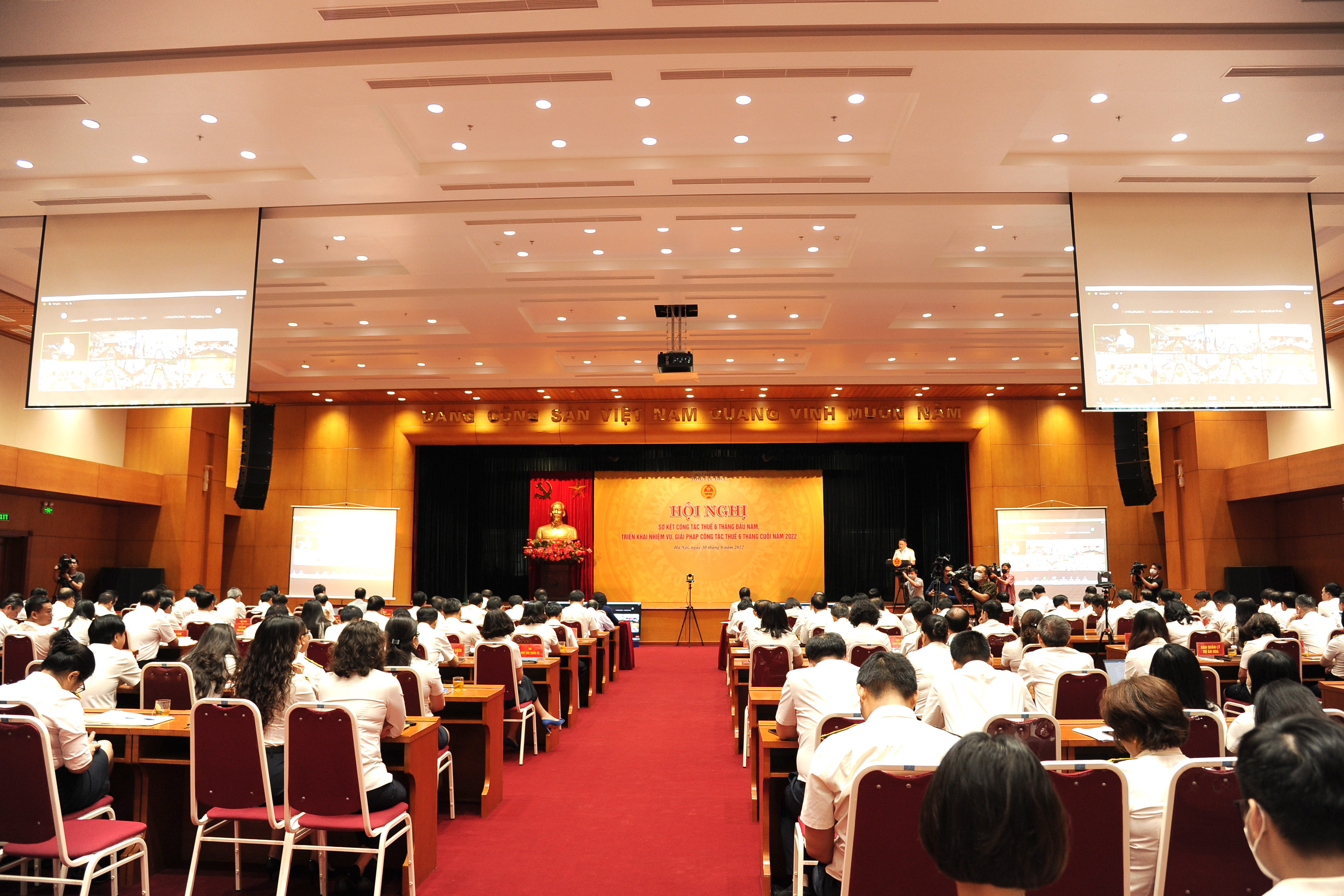 To&agrave;n cảnh&nbsp;hội nghị Sơ kết c&ocirc;ng t&aacute;c thuế 6 th&aacute;ng đầu năm, triển khai c&ocirc;ng t&aacute;c thuế 6 th&aacute;ng cuối năm 2022.