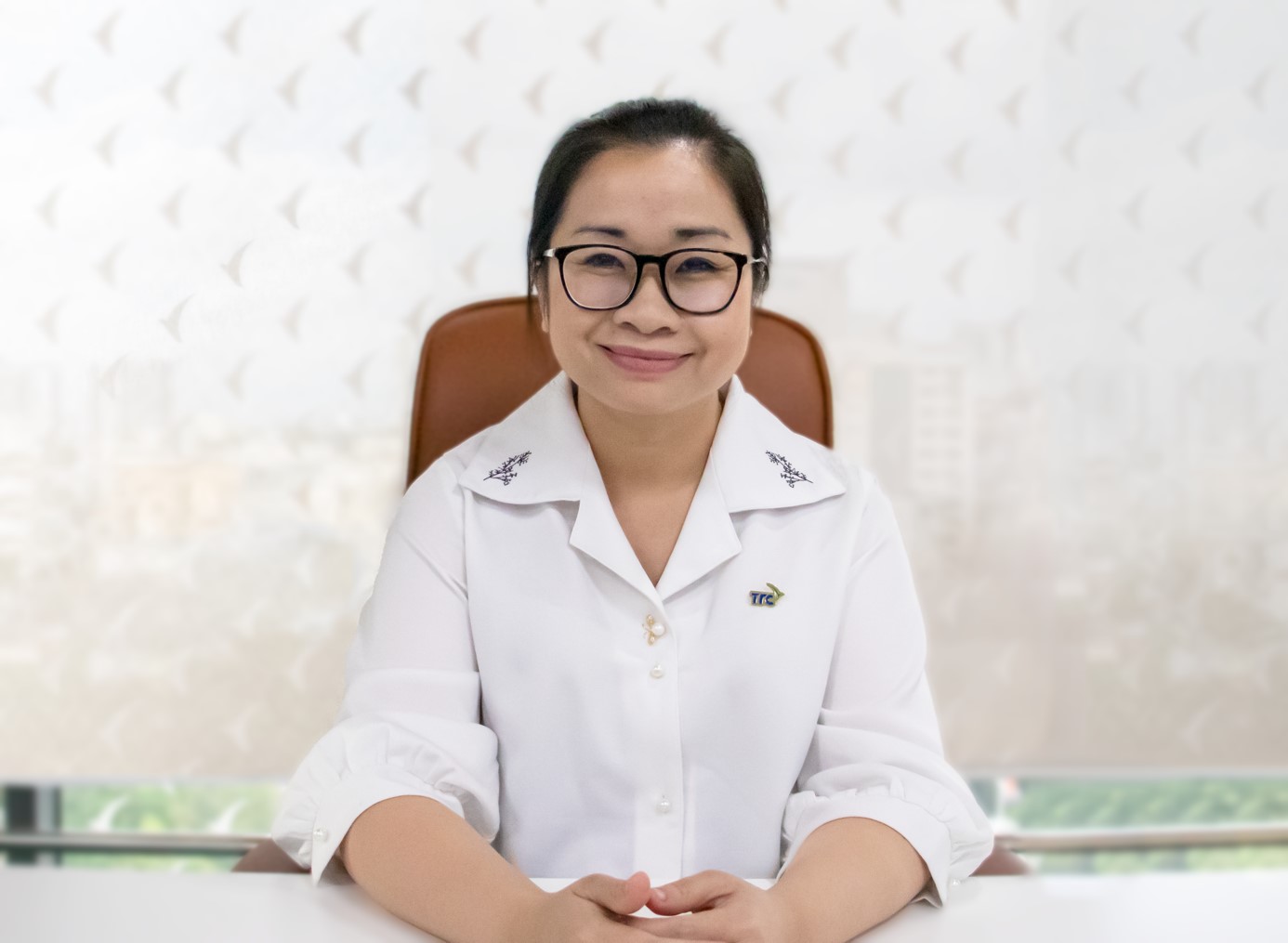 B&agrave; L&acirc;m Thị Cẩm Lệ - T&acirc;n Ph&oacute; Tổng gi&aacute;m đốc Khối Cung ứng SBT.