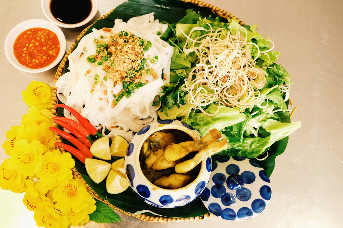 Món mỳ Quảng tại Lế hội ẩm thực và không gian bia.