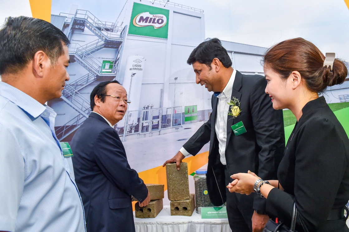 M&ocirc; h&igrave;nh Link Trang Chủ PG88.Com Mới #2026 tuần ho&agrave;n kh&ocirc;ng chỉ trong chuỗi sản xuất m&agrave; c&ograve;n được &aacute;p dụng xuy&ecirc;n suốt trong cả chuỗi cung ứng, từ kh&acirc;u trồng trọt, sản xuất đến người ti&ecirc;u d&ugrave;ng. Ảnh: Chu Xu&acirc;n Khoa.