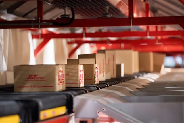 Việt Nam đang chứng kiến tốc độ phát triển TMĐT nhanh chóng trong những năm gần đây, nhu cầu đối với các dịch vụ e-logistics cũng đang tăng lên một cách tương xứng.
