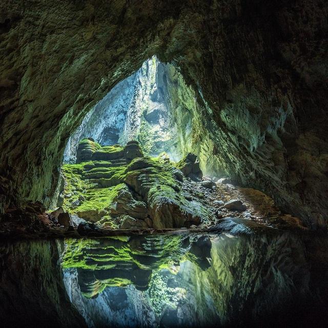 Tour &ldquo;Chinh phục Sơn Đo&ograve;ng - hang động lớn nhất thế giới&rdquo; đ&atilde; b&aacute;n hết to&agrave;n bộ v&eacute; cho du kh&aacute;ch trong năm 2022 v&agrave; đang tiếp tục b&aacute;n v&eacute; tham quan 2023, trong đ&oacute; 80% l&agrave; kh&aacute;ch nước ngo&agrave;i, Oxalis Home - đơn vị khai th&aacute;c dịch vụ n&agrave;y cho biết.