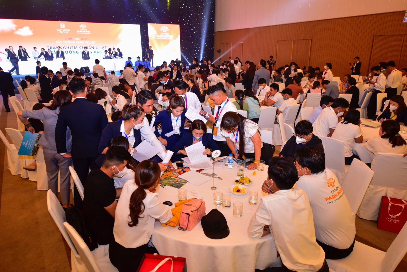 Đông đảo khách hàng đến tham dự lễ giới thiệu Link Trang Chủ PG88.Com Mới #2026 Cát Tường Park House.