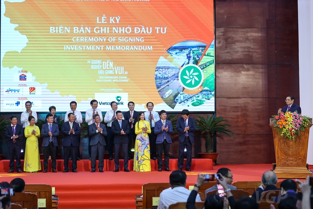 Thủ tướng chia sẻ với c&aacute;c nh&agrave; Pg88vn Trang Chủ Chính Thức. Ảnh - VGP.&nbsp;
