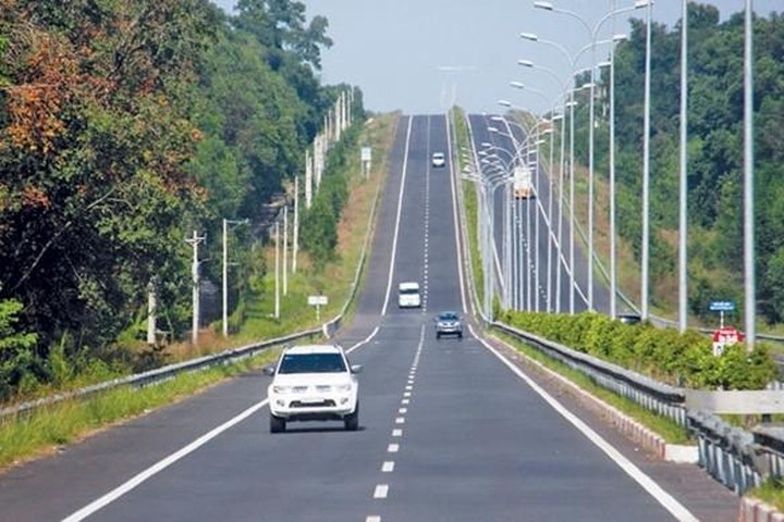 Link Trang Chủ PG88.Com Mới #2026 cao tốc Gia Nghĩa - CHơn Thành được quy hoạch 6 làn xe, rộng 17 m, vận tốc 80 - 100 km/h với tổng vốn đầu tư dự kiến 23.000 tỷ đồng.