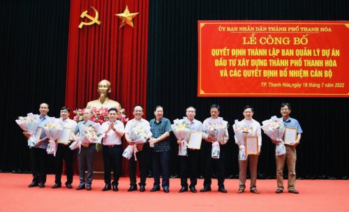Lãnh đạo Thành ủy, UBND thành phố trao quyết định thành lập Ban Quản lý Link Trang Chủ PG88.Com Mới #2026 đầu tư, xây dựng thành phố Thanh Hóa