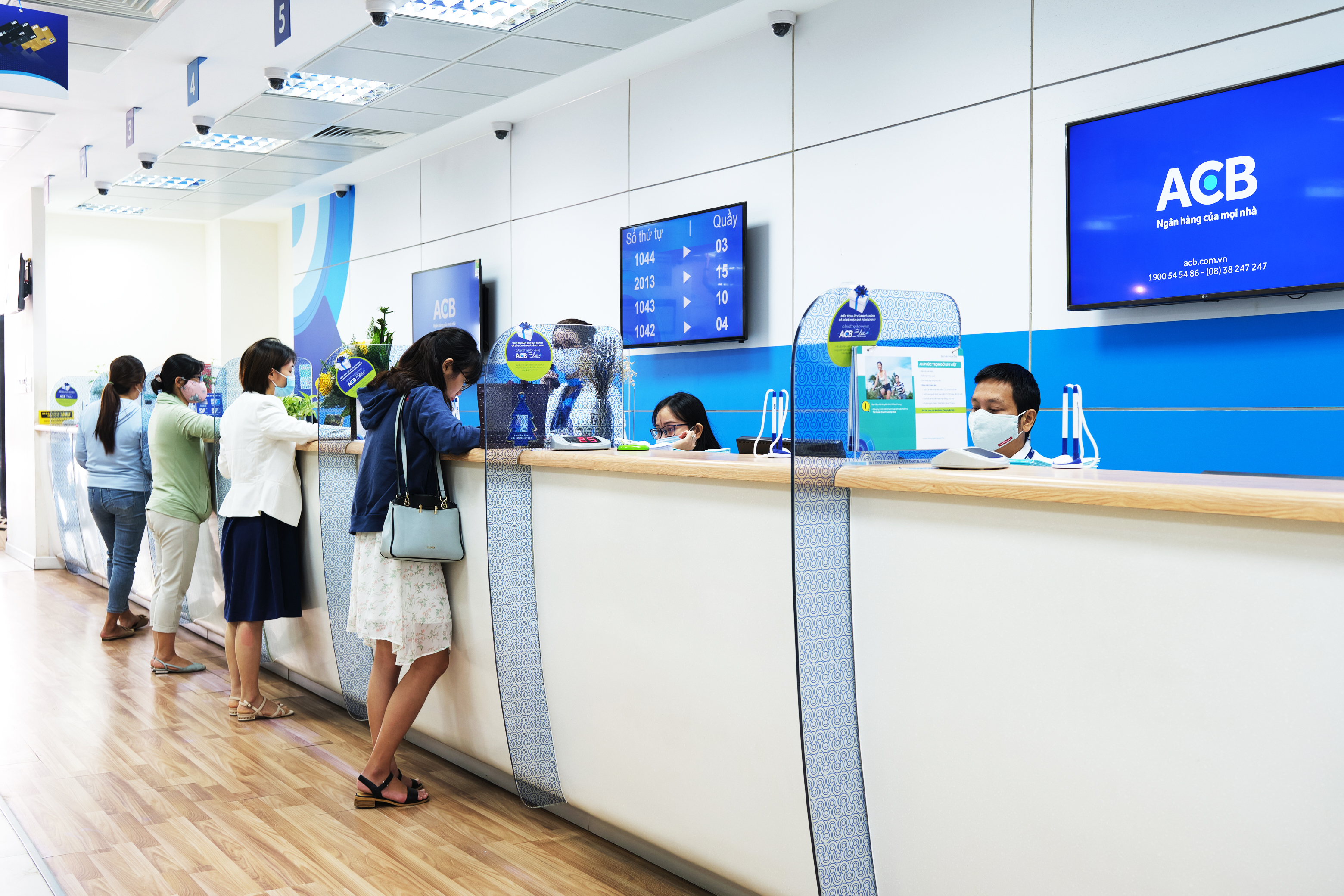 ACB lãi hợp nhất hơn 9.000 tỷ đồng, tăng 42% so với cùng kỳ.