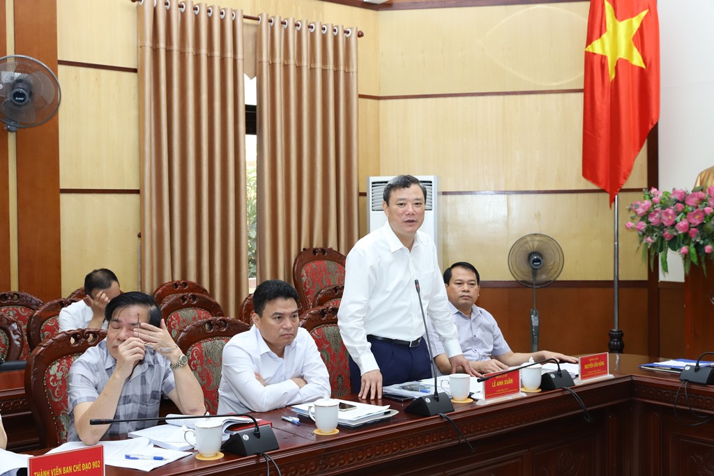 B&iacute; thư Th&agrave;nh ủy TP. Thanh H&oacute;a L&ecirc; Anh Xu&acirc;n ph&aacute;t biểu tại hội nghị.
