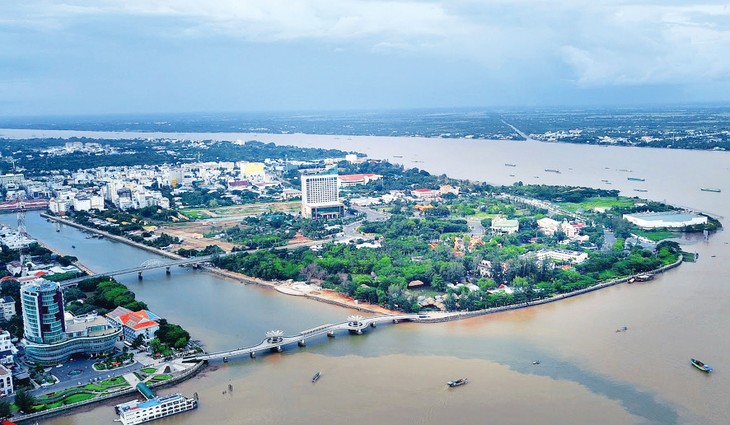 Các tỉnh miền Tây Nam bộ có đặc trưng sông nước với nhiều kênh rạch dày đặc.