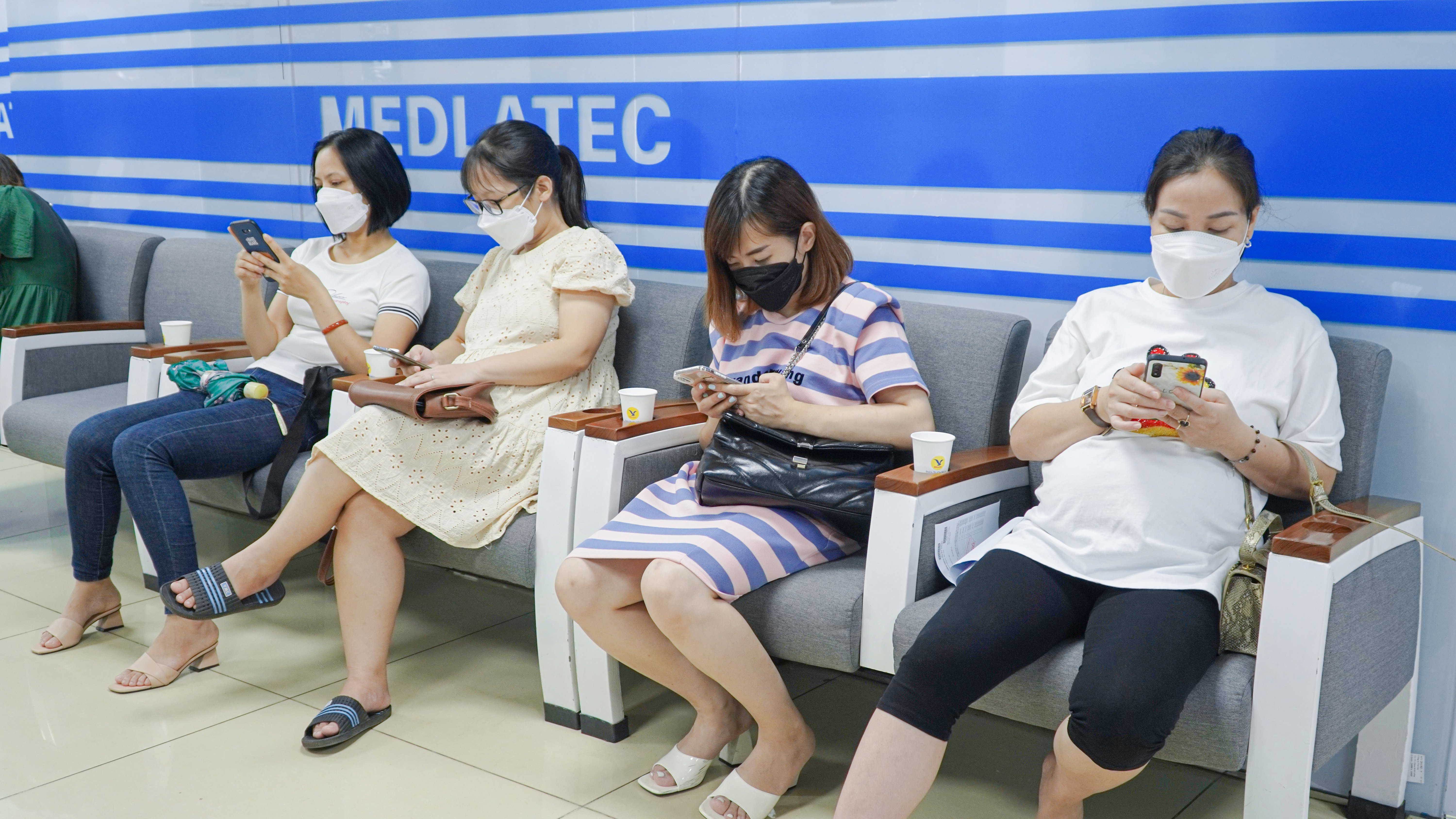 H&agrave;ng ng&agrave;n mẹ bầu đ&atilde; tin tưởng lựa chọn kh&aacute;m, quản l&yacute; thai kỳ tại MEDLATEC.