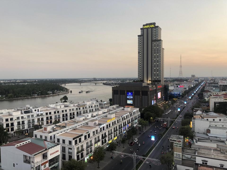 Một góc Cần Thơ bên bờ sông Hậu ngày nay.