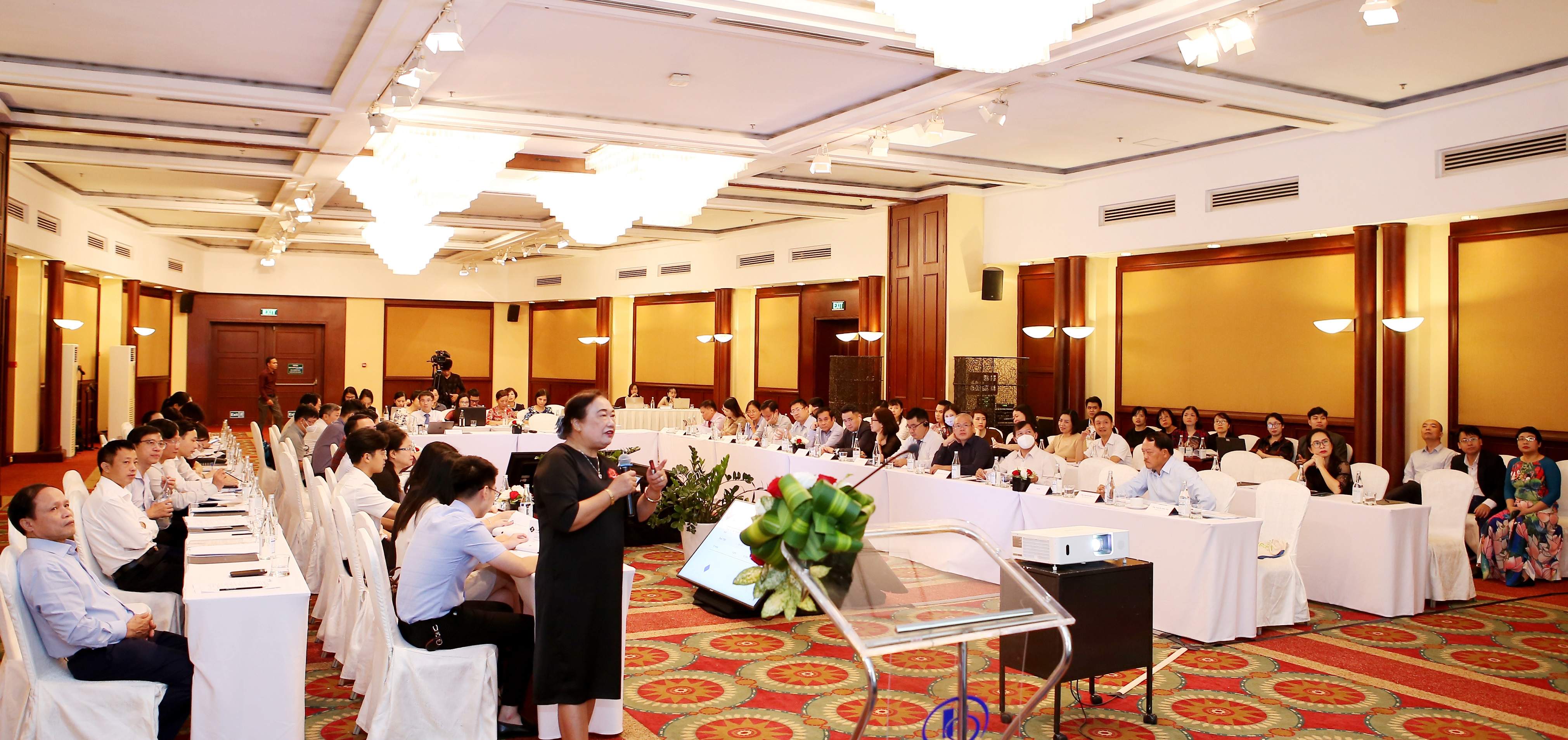 Bà Nguyễn Thị Cúc - Chủ tịch VTCA - Phát triểu tại hội thảo “Thuế tiêu thụ đặc biệt - Hài hòa giữa điều tiết nguồn thu ngân sách nhà nước và PG88 hơn 2,1 triệu thành viên sản xuất PG88 Uy Tín Số 1 Việt Nam”.