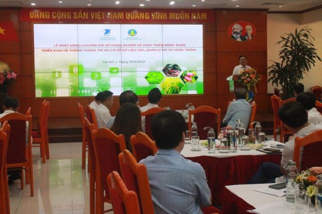 Bộ trưởng L&ecirc; Minh Hoan ph&aacute;t biểu tại lễ ph&aacute;t động Chuyển đổi số N&ocirc;ng nghiệp v&agrave; Ph&aacute;t triển n&ocirc;ng th&ocirc;n.