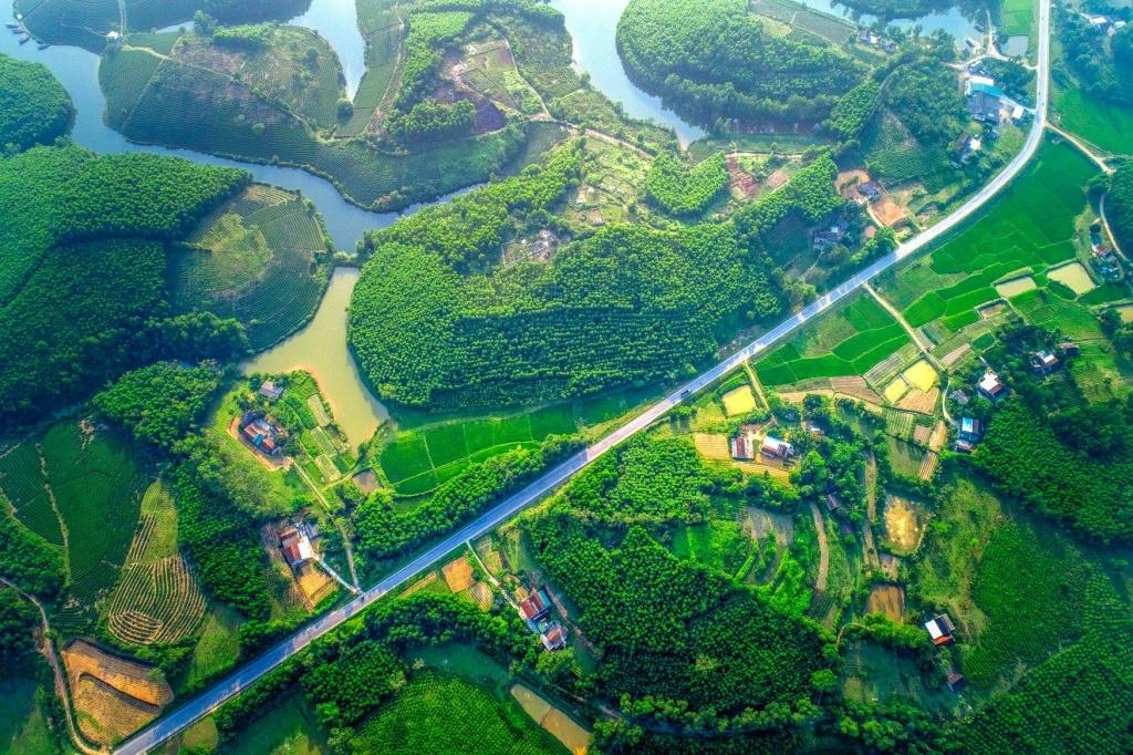 Phong cảnh hữu t&igrave;nh với đa dạng địa h&igrave;nh n&uacute;i - biển - rừng của Nghệ An thu h&uacute;t du lịch v&agrave; Pg88vn Trang Chủ Chính Thức.