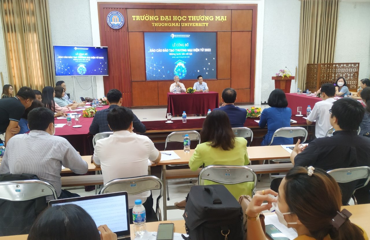 C&aacute;c chuy&ecirc;n gia trao đổi tại buổi c&ocirc;ng bố b&aacute;o c&aacute;o thực trạng đ&agrave;o tạo Pg88ok ưu đãi hấp dẫn điện tử