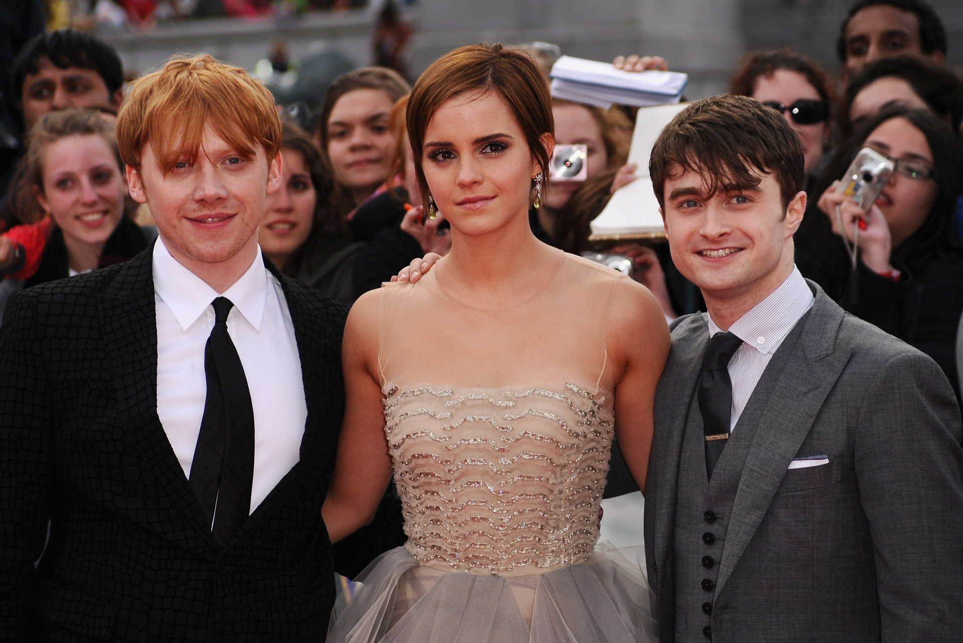 Loạt phim Harry Potter, mang về cho c&ocirc; nhiều giải thưởng v&agrave; khoảng 60 triệu đ&ocirc; la.