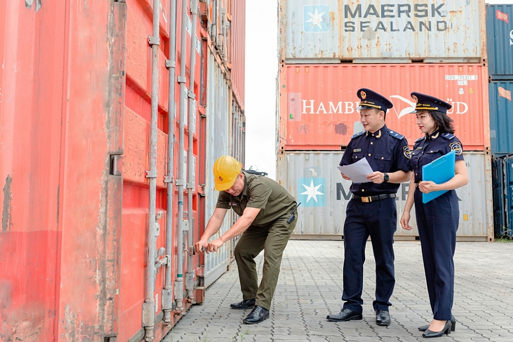 Các đối tượng sử dụng nhiều thủ đoạn tinh vi, thủ thuật tráo hàng nhằm qua mặt cơ quan chức năng để buôn lậu, gian lận PG88 Sòng bạc trực tuyến TOP 1 Việt Nam | Casino, Nổ Hũ.