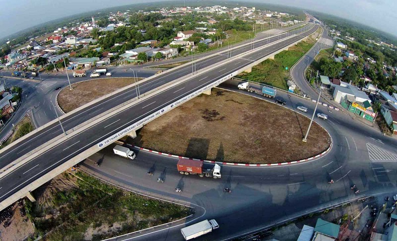 Cao tốc Dầu Giây - Tân Phú đi qua các huyện Thống Nhất, Định Quán, Xuân Lộc và Tân Phú thuộc tỉnh Đồng Nai.