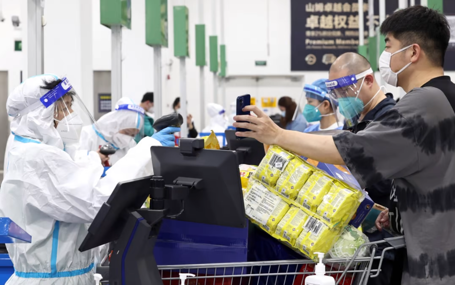 Lạm phát thấp hơn nhiều ở Mỹ, vì sao người Trung Quốc vẫn thấy sức ép giá cả?