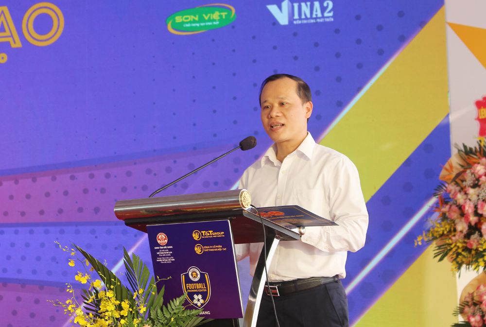 &Ocirc;ng Mai Sơn - Ph&oacute; Chủ tịch thường trực UBND tỉnh Bắc Giang - tin tưởng Trung t&acirc;m đ&agrave;o tạo b&oacute;ng đ&aacute; trẻ Bắc Giang sẽ l&agrave; m&ocirc; h&igrave;nh kiểu mẫu trong đ&agrave;o tạo b&oacute;ng đ&aacute; trẻ tại Việt Nam.