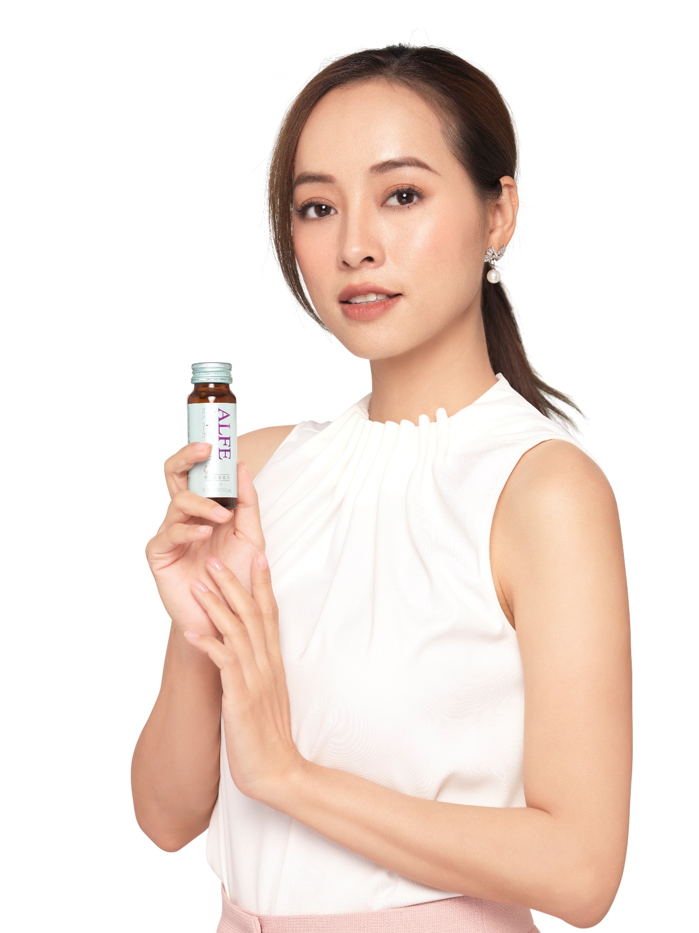 Dược Hậu Giang gần đ&acirc;y c&ograve;n ph&acirc;n phối những sản phẩm chăm s&oacute;c sức khỏe chất lượng cao như Collagen nước ALFE từ Nhật Bản&hellip;