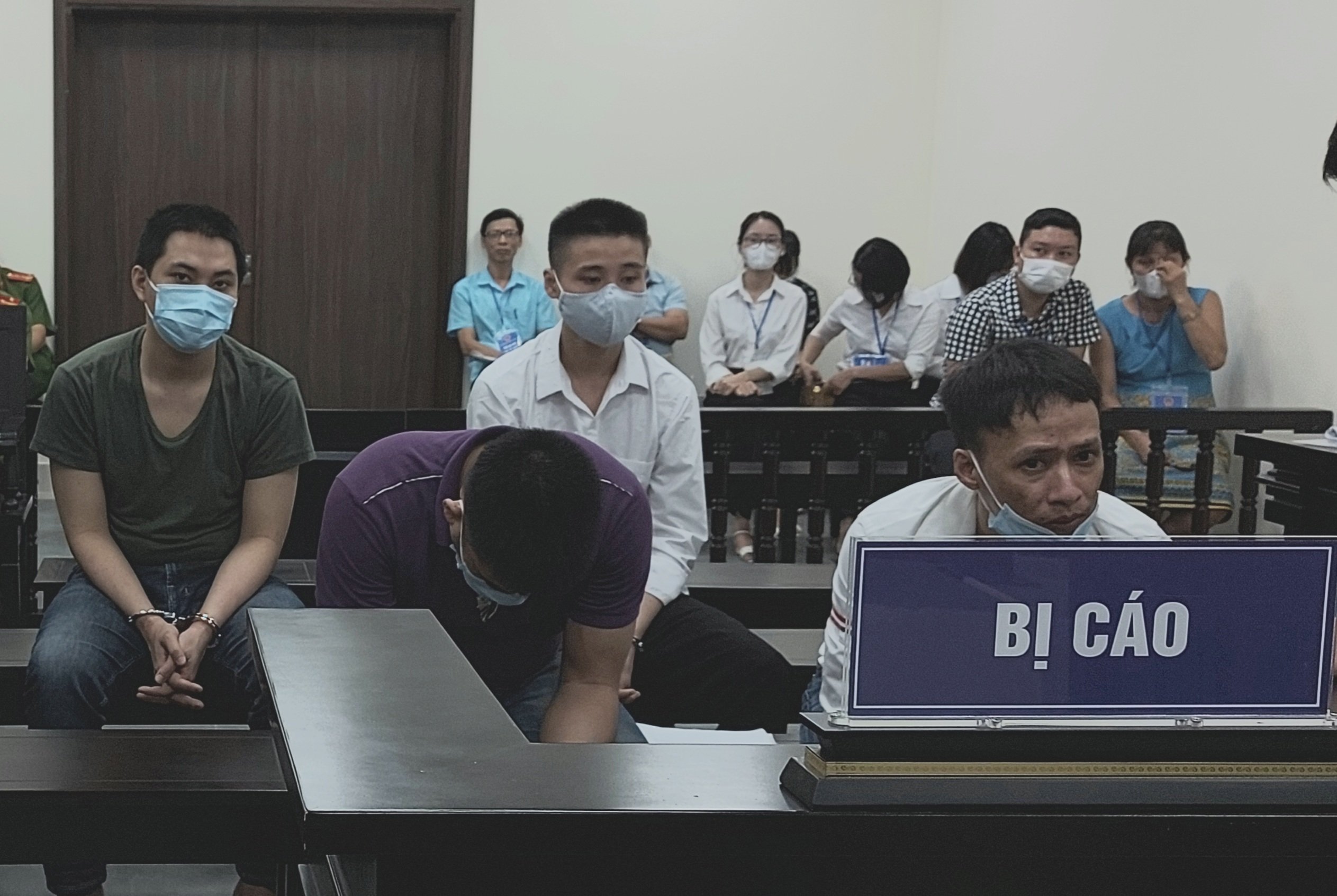 C&aacute;c bị c&aacute;o hầu t&ograve;a.