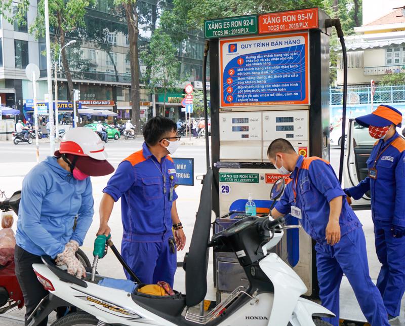 Cần phải xây dựng bộ máy một cách linh hoạt, hiệu quả và giảm được các chi phí trung gian, cung cấp nguồn xăng dầu từ 6Pg88.con độc quyền mỗi ngày đầu mối xuống đến các cửa hàng bán lẻ thuận lợi nhất.